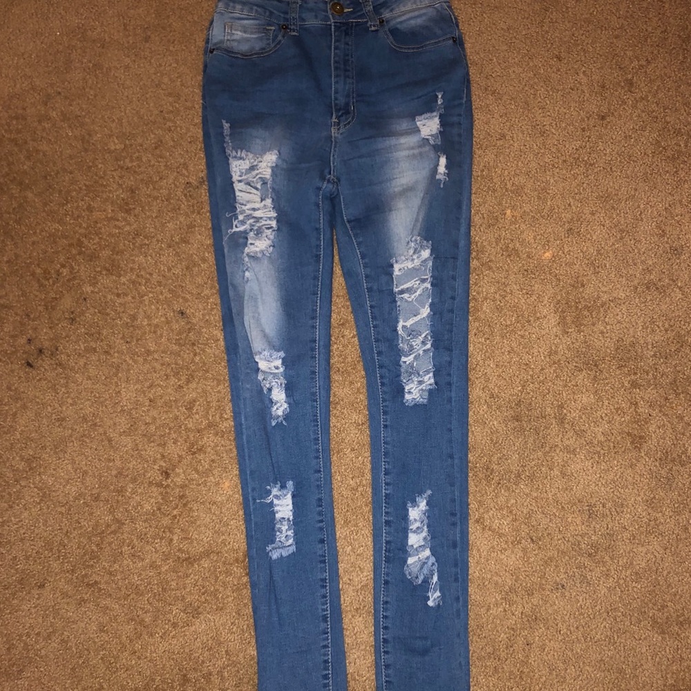 High waited ripped jeans
